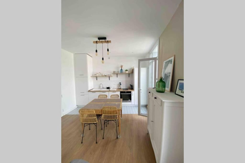 Appartement Sur le bord du quai à Sète Extérieur photo